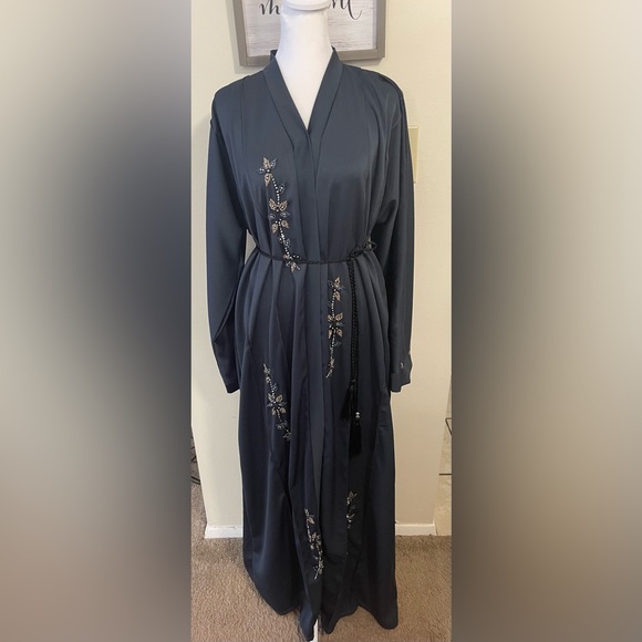 Abaya Dress Embroidered Kimono Coverup From U.A.E Size 58. New - Picture 6 of 17